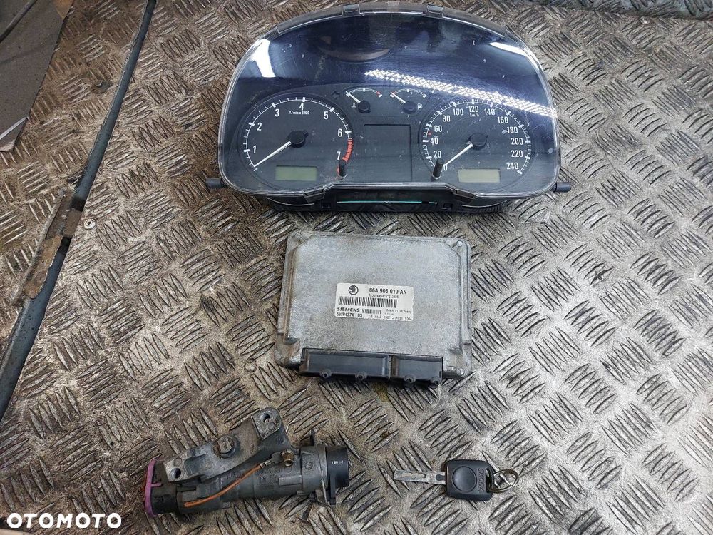 ZESTAW STARTOWY SKODA OCTAVIA I 1.6 8V 06A906019AN 4B0905851C 1U1919034J - 1