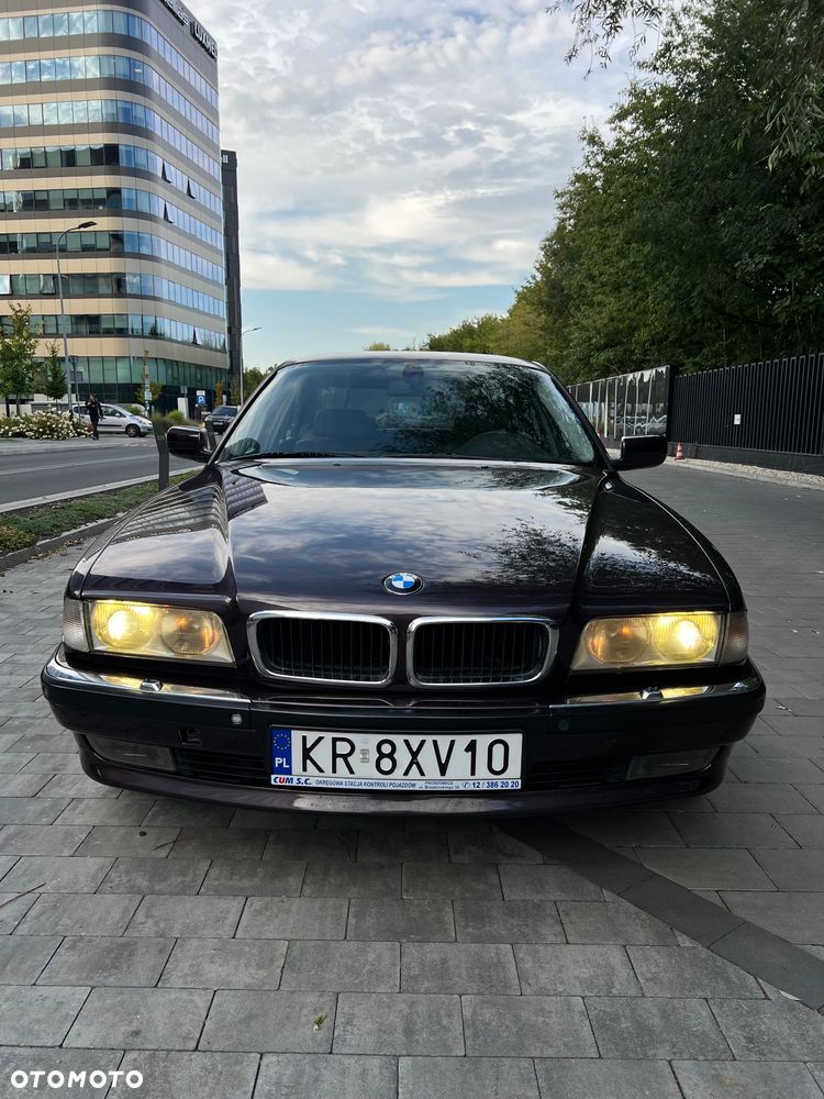 BMW Seria 7 735i - 3