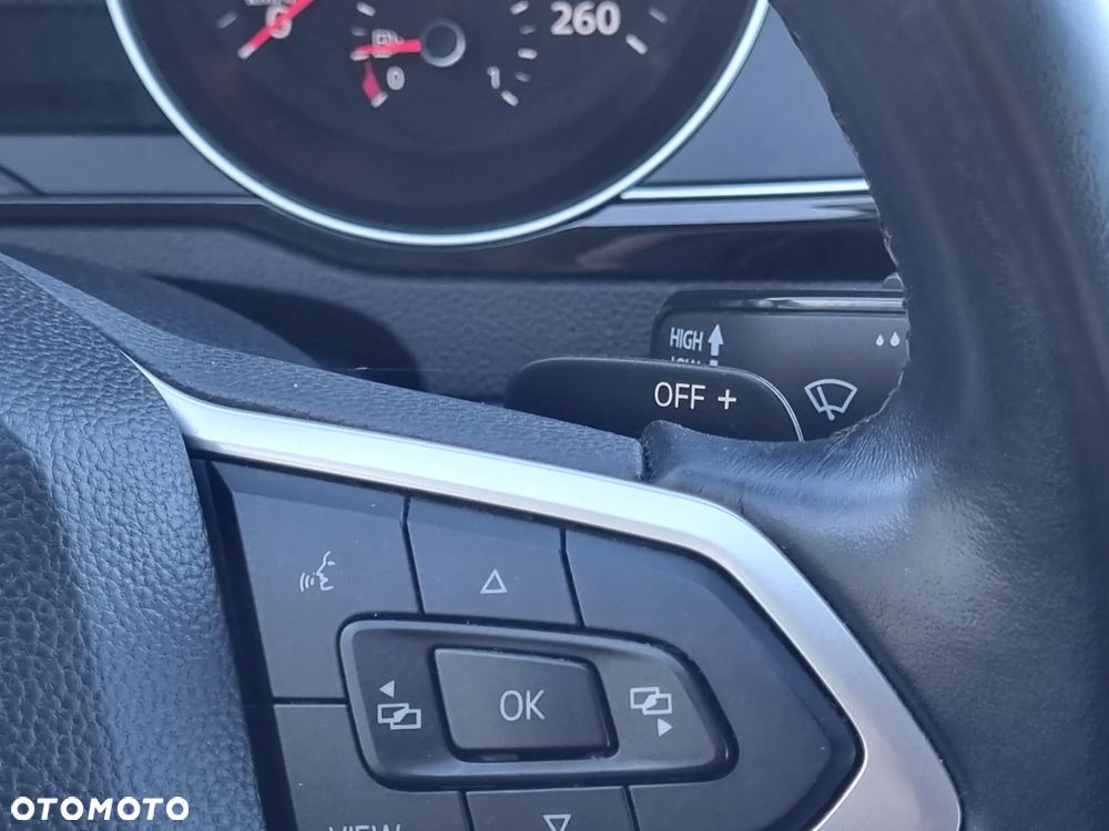 Volkswagen Passat - 20