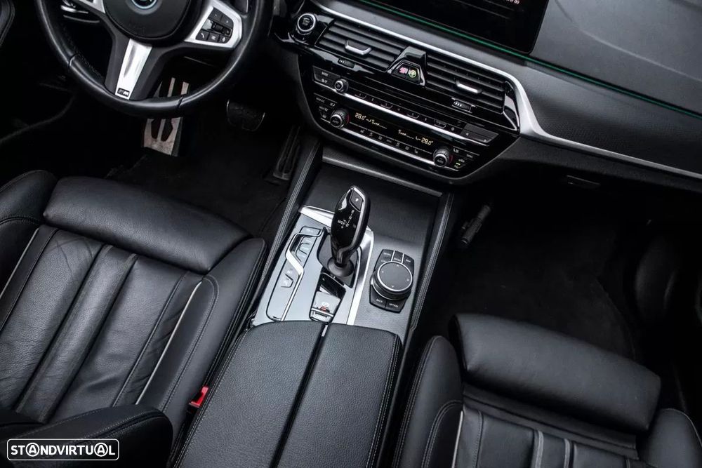 BMW 530 e Pack Desportivo M - 39