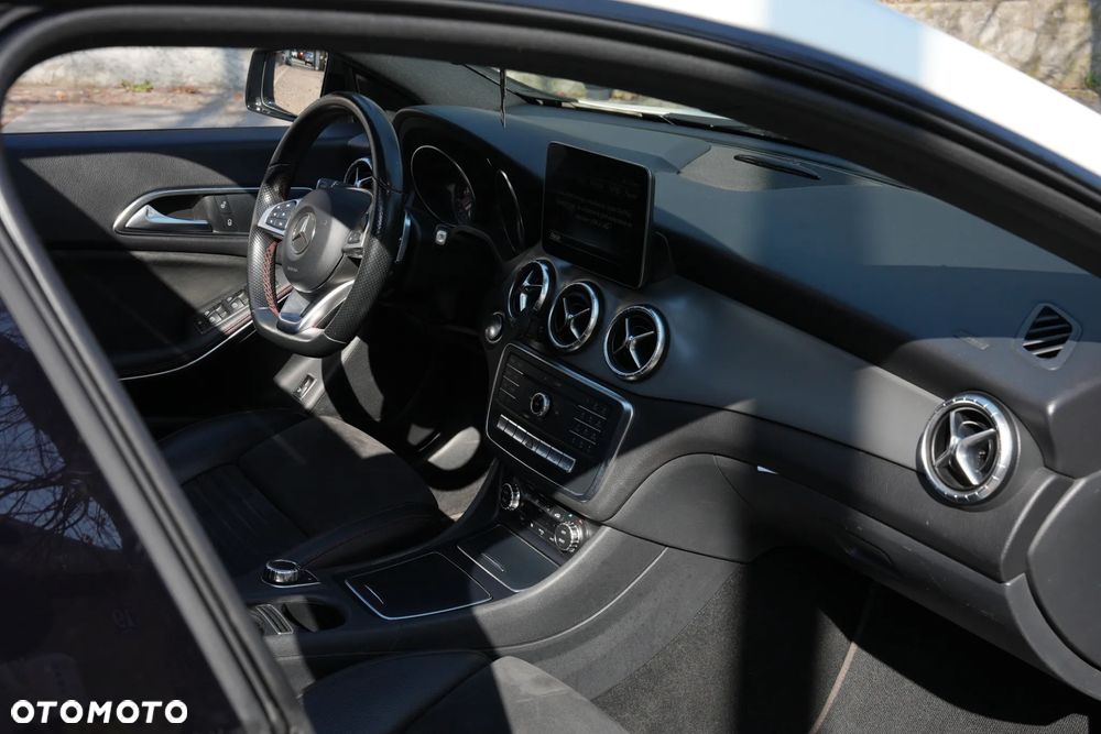 Mercedes-Benz CLA - 9