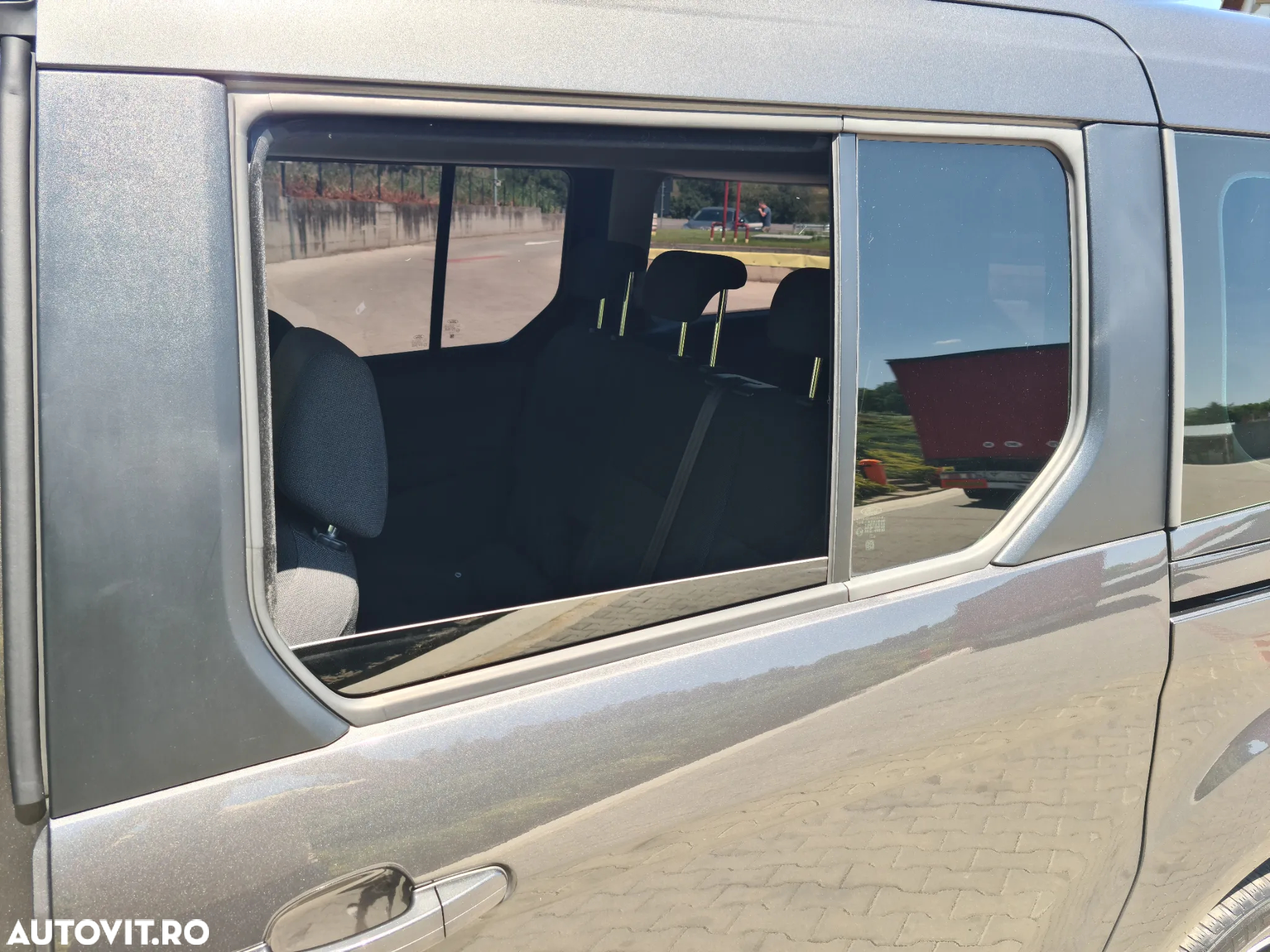 Ford Tourneo Connect 1.5 TDCi LWB (L2) Titanium - 24