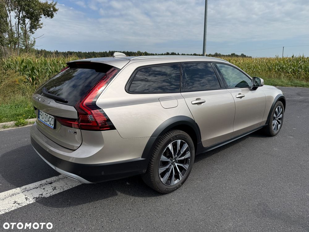 Volvo V90 Cross Country B5 B AWD Ultimate - 8