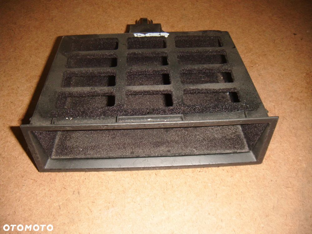 GOLF 4 bora  półka nad radio - 1