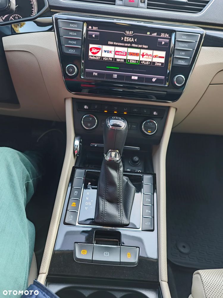 Skoda Superb 2.0 TSI 4x4 L&K DSG - 19