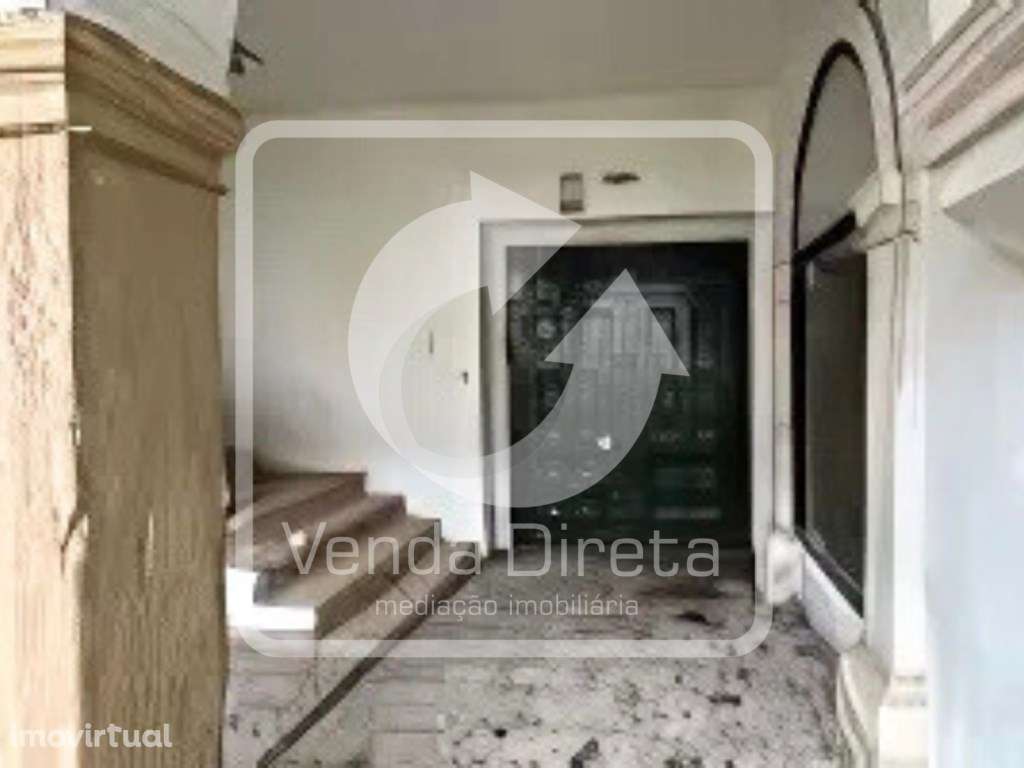 Palacete Histórico, do século XIX no Centro de Almeirim - Oportunid... - Grande imagem: 4/25