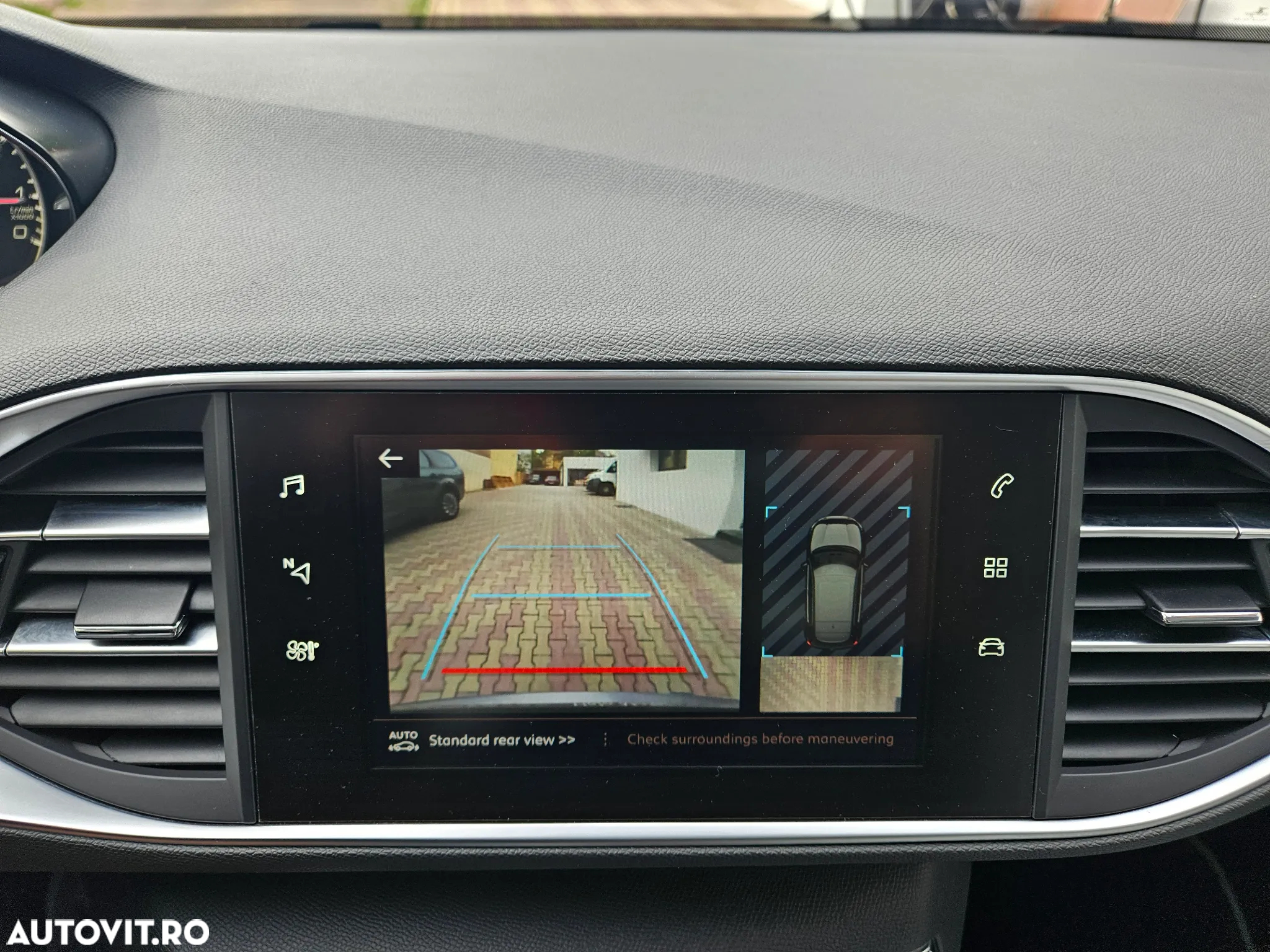 Peugeot 308 1.2 L PureTech Turbo S&S Allure Pack - 17