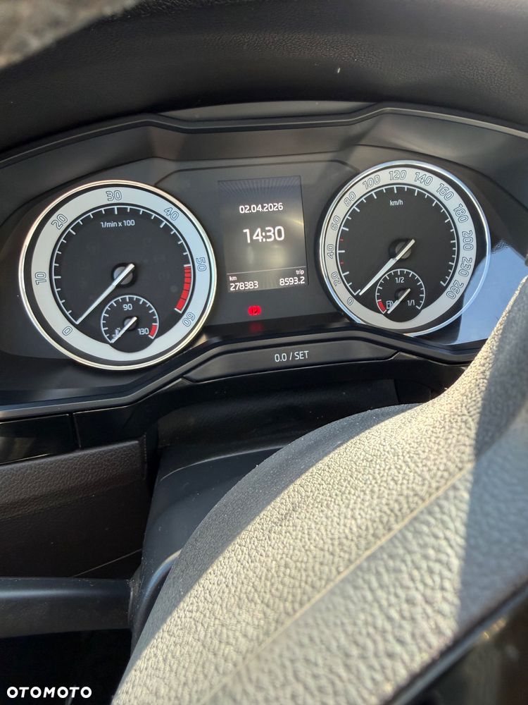 Skoda Superb 2.0 TDI L&K DSG - 9