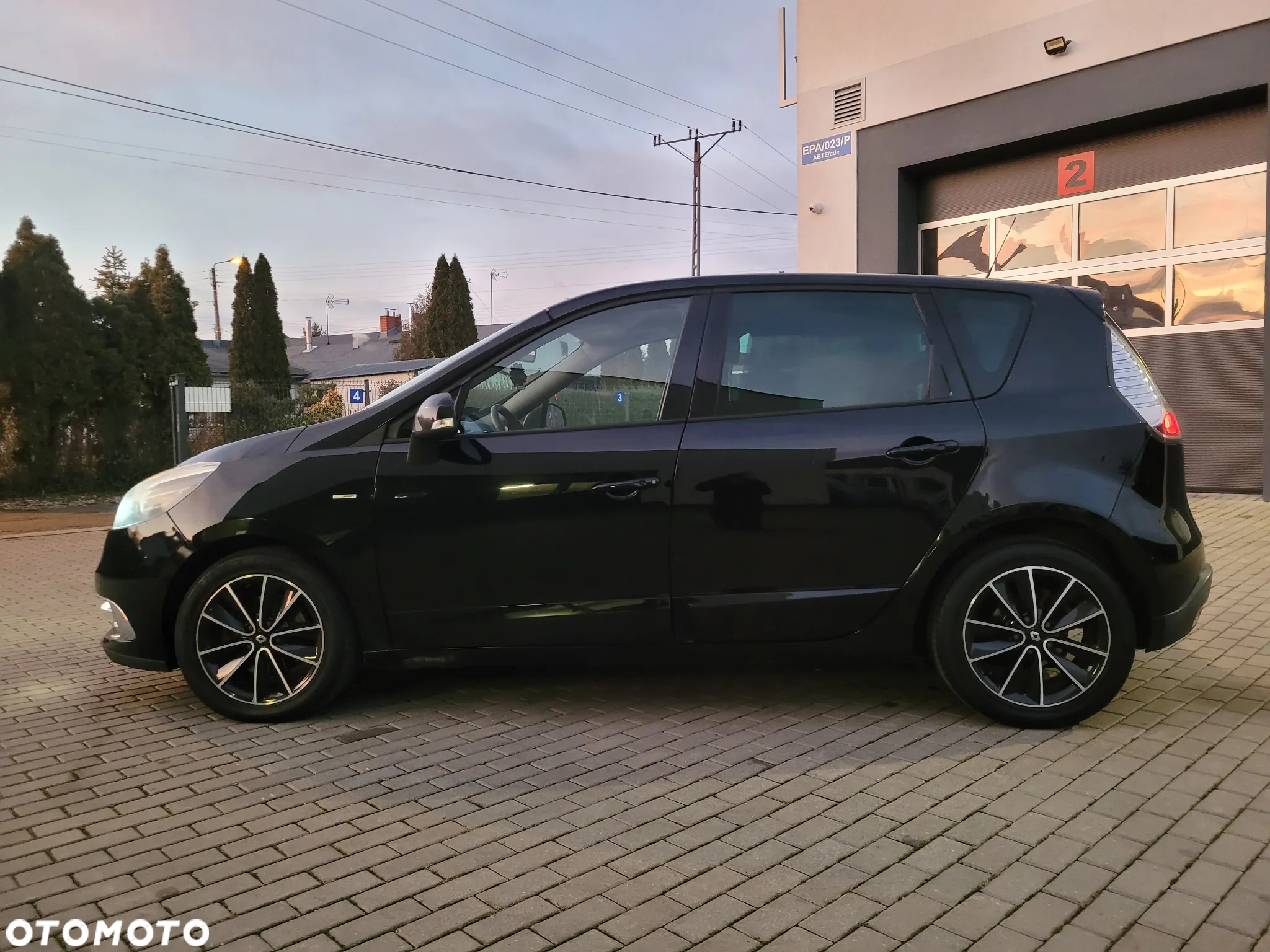 Renault Scenic 1.6 dCi Energy Bose Edition S&S - 8