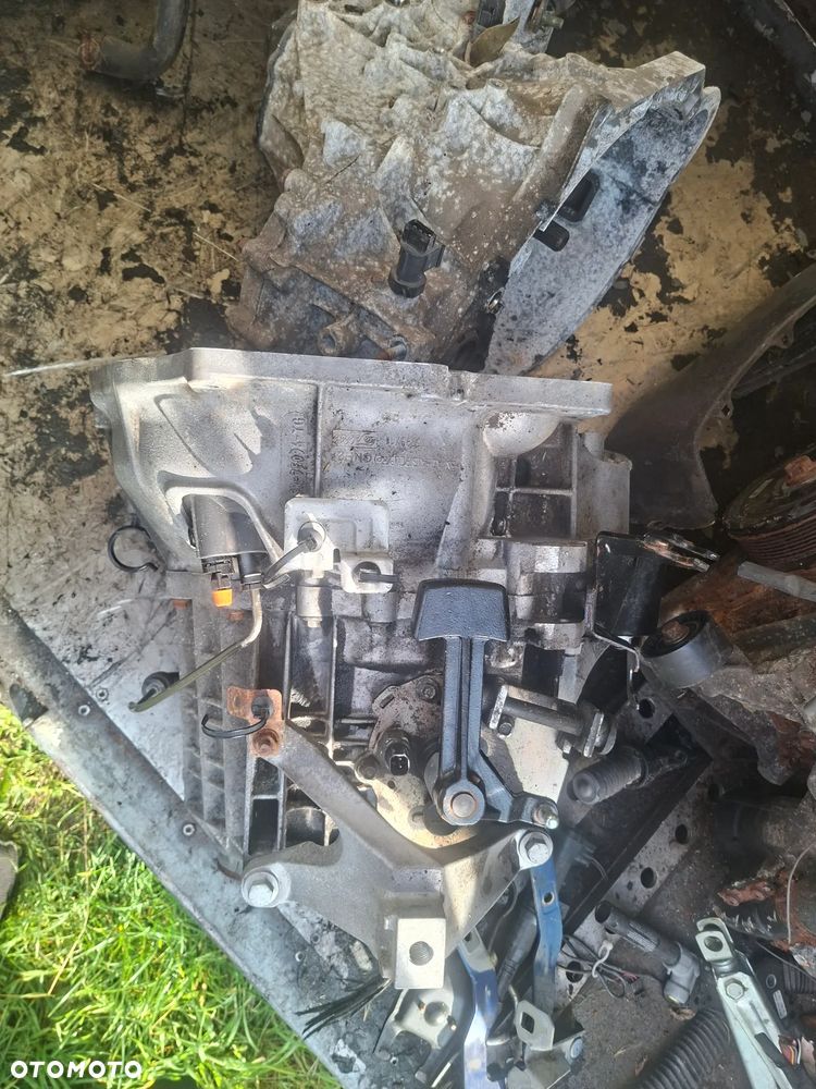 Skrzynia biegów DV6R7002ZAC Ford Transit Connect TDCI