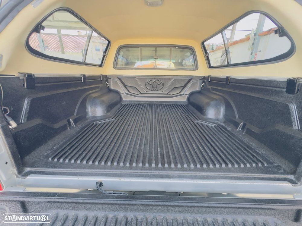 Toyota Hilux - 13