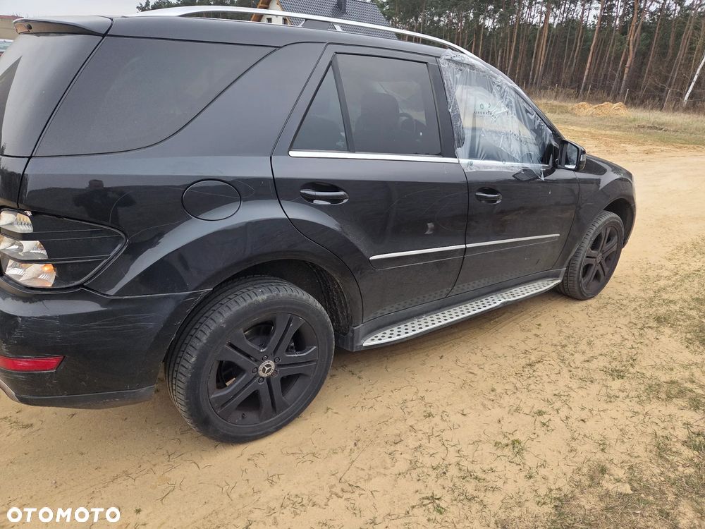 Mercedes-Benz ML - 11