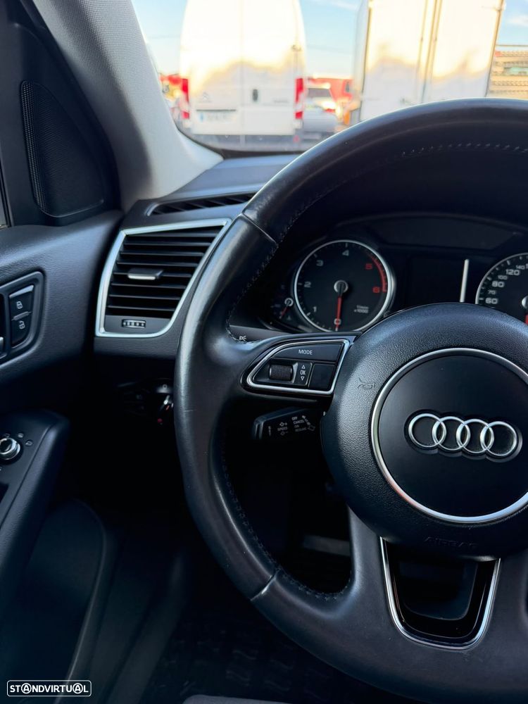 Audi Q5 2.0 TDi Business Line S-line - 23