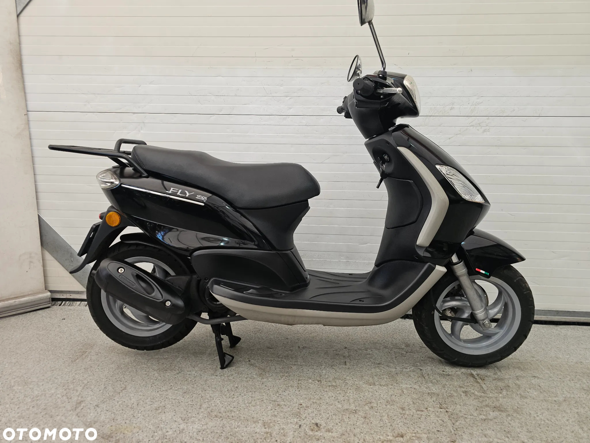 Piaggio FLY - 8