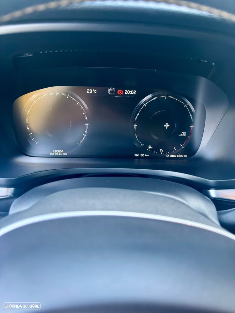 Volvo V60 2.0 D3 R-Design - 4
