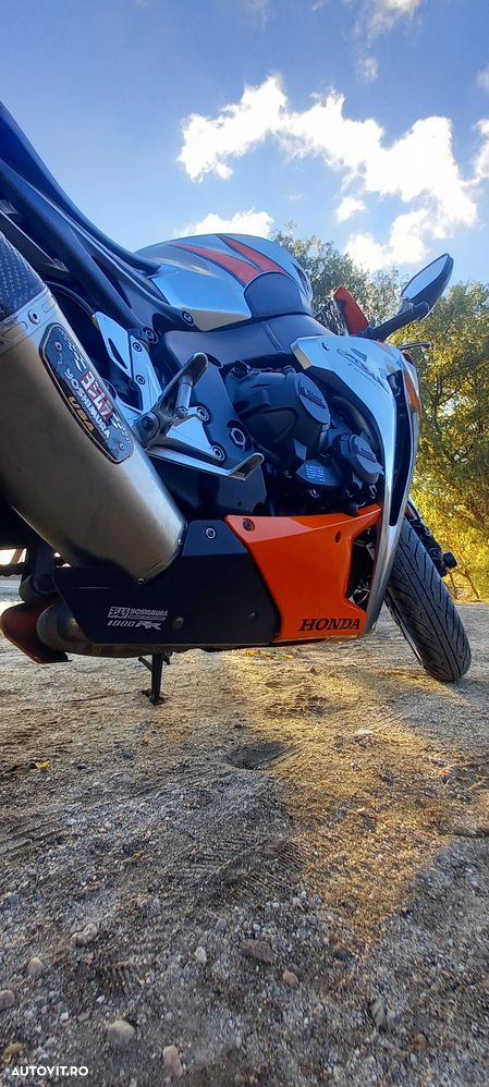 Honda CBR 1000RR Fireblade - 12