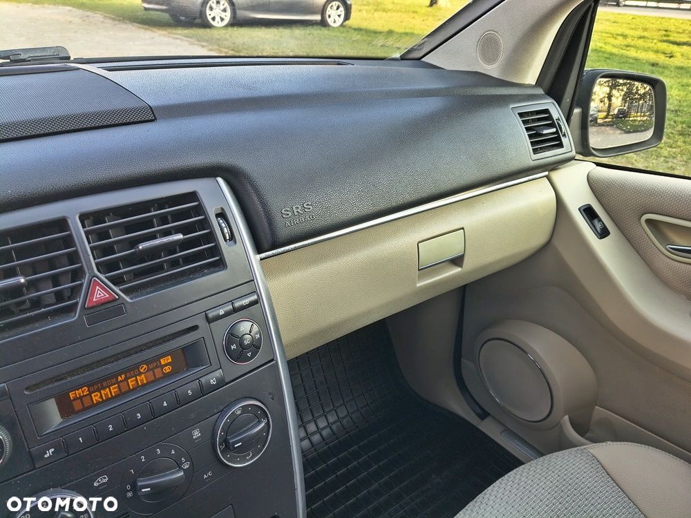 Mercedes-Benz Klasa B 180 CDI Special Edition - 21