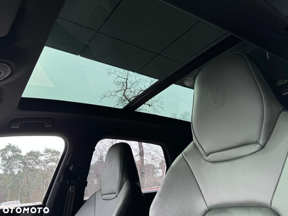 Porsche Cayenne - 21