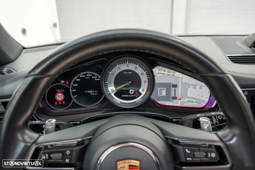 Porsche Panamera Sport Turismo - 12