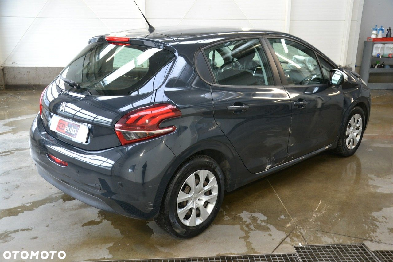 Peugeot 208 - 6