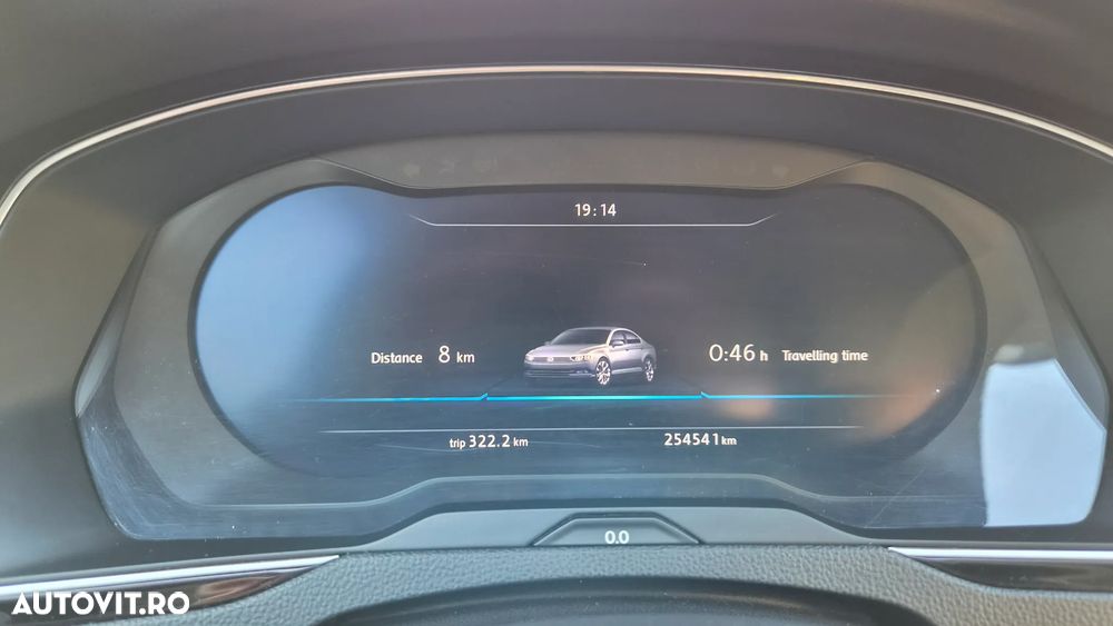 Volkswagen Passat 1.6 TDI SCR DSG Comfortline - 10