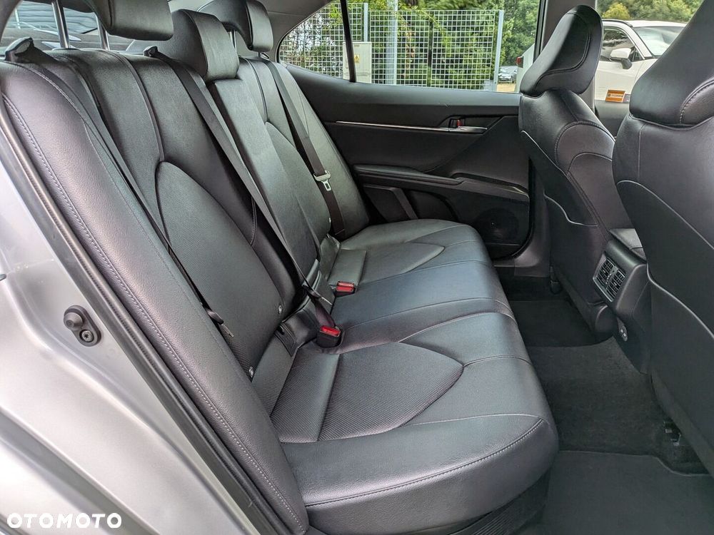 Toyota Camry 2.5 Hybrid Comfort CVT - 35