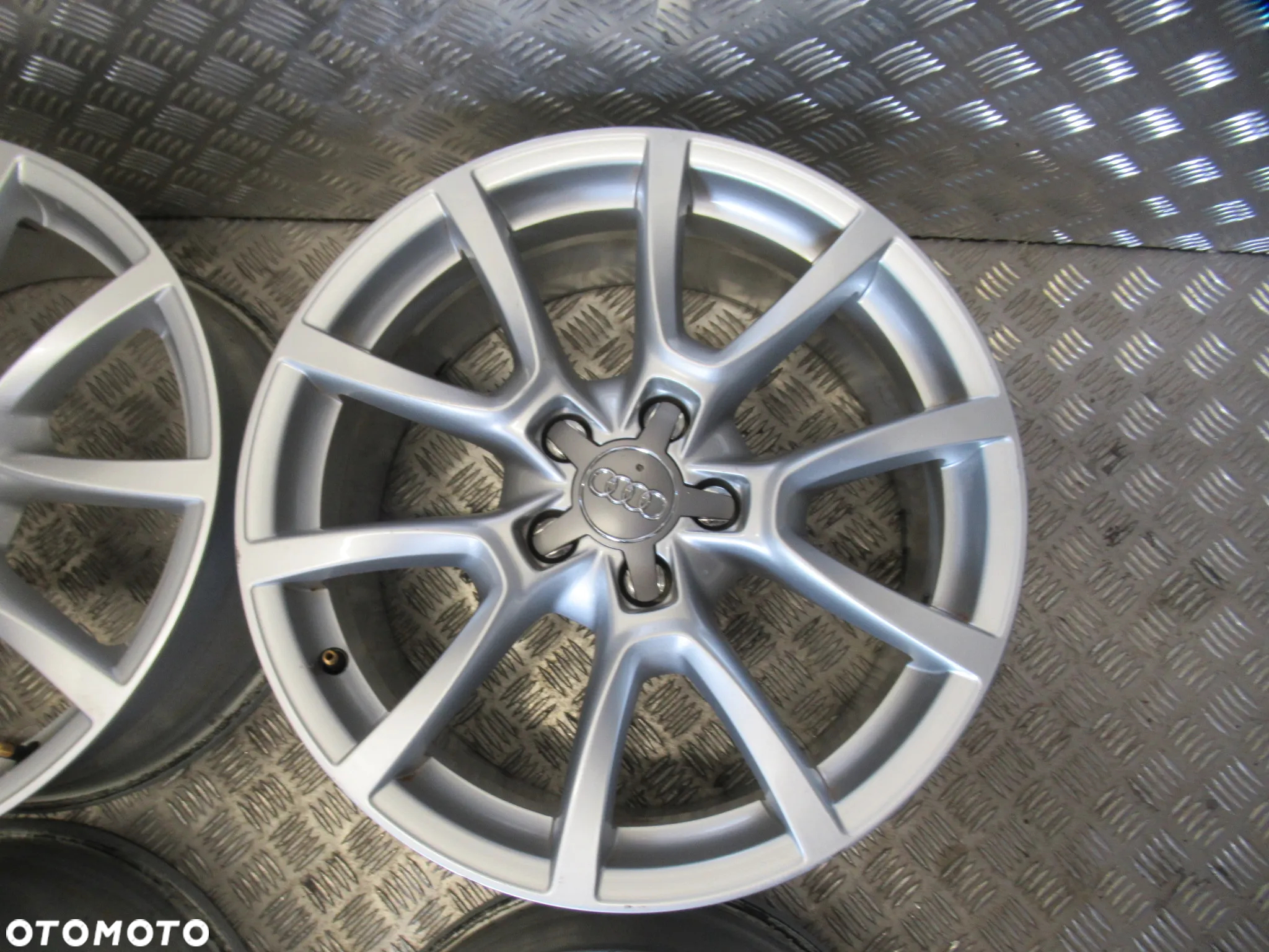 Felgi Audi Q2 Q3 Q5 A4 B8 B9 A6 8Jx18 et39 5x112 - 2