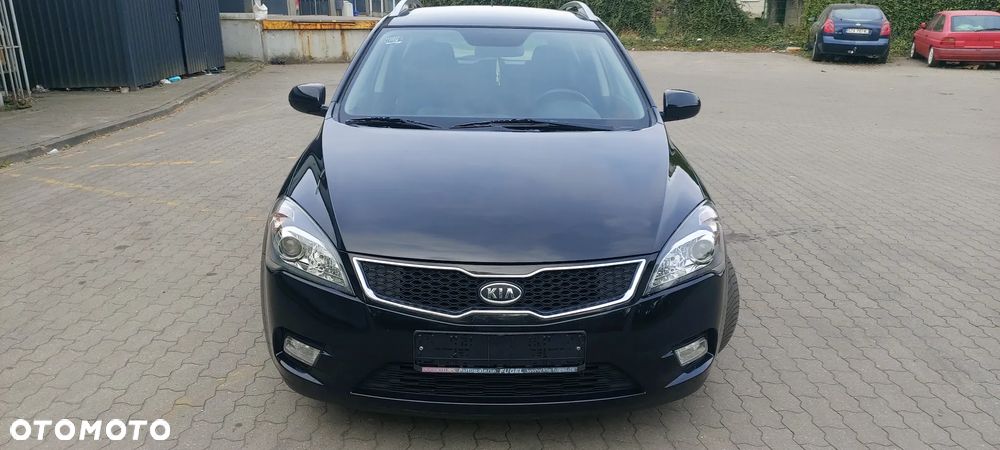 Kia Ceed 1.6 CVVT Dream-Team Edition - 1
