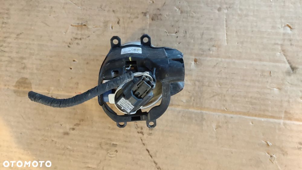 Lewy halogen Toyota Avensis T-27 - 3