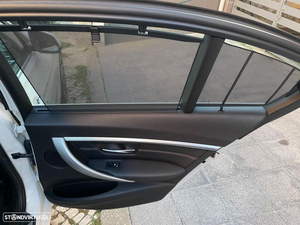 BMW 330 e iPerformance Line Sport - 33