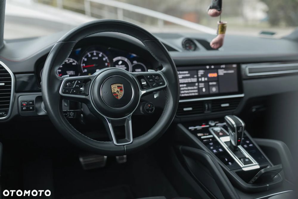 Porsche Cayenne GTS - 19