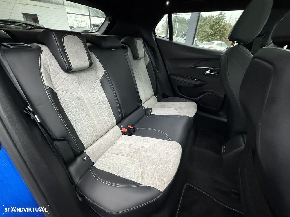 Peugeot e-2008 50 kWh GT - 21