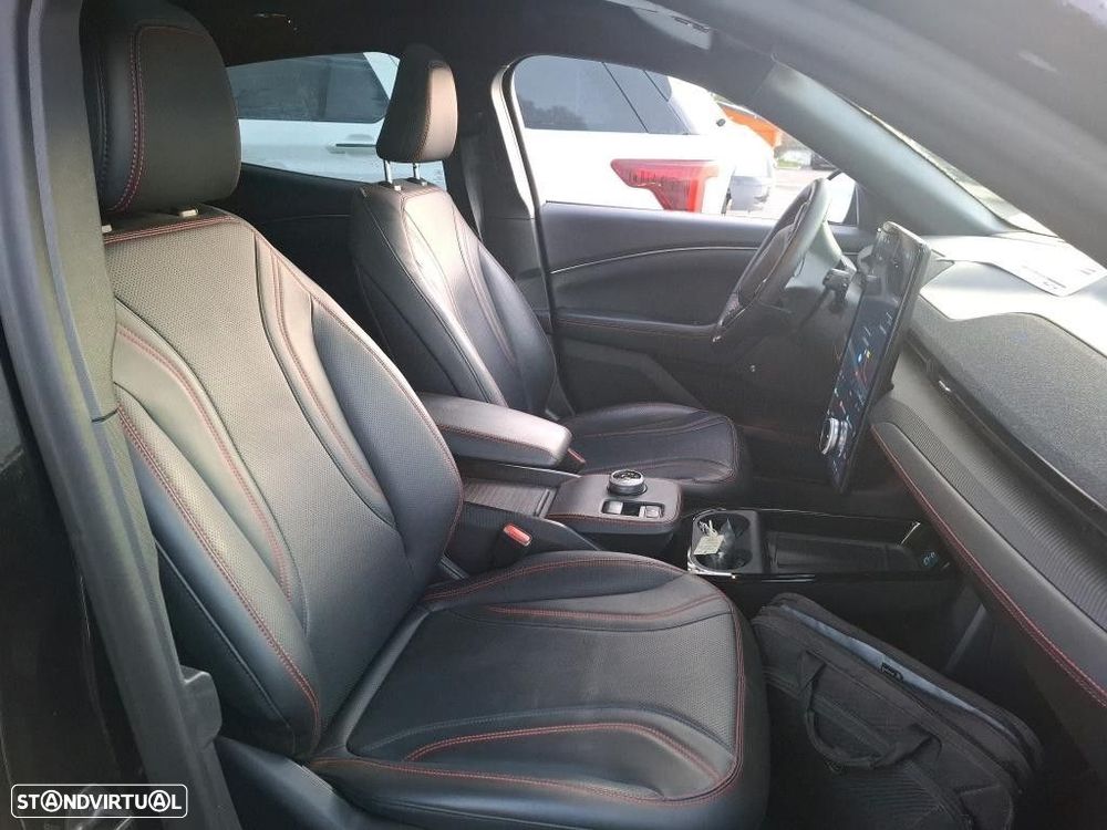 Ford Mustang Mach-E 75.7 kWh Premium AWD - 3