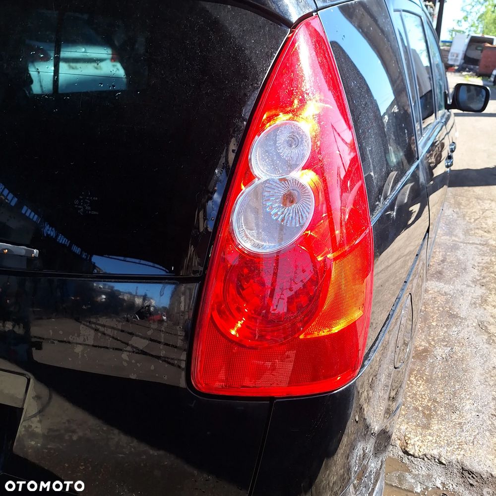 LAMPA PRAWA LEWA TYL TYLNA MAZDA 5