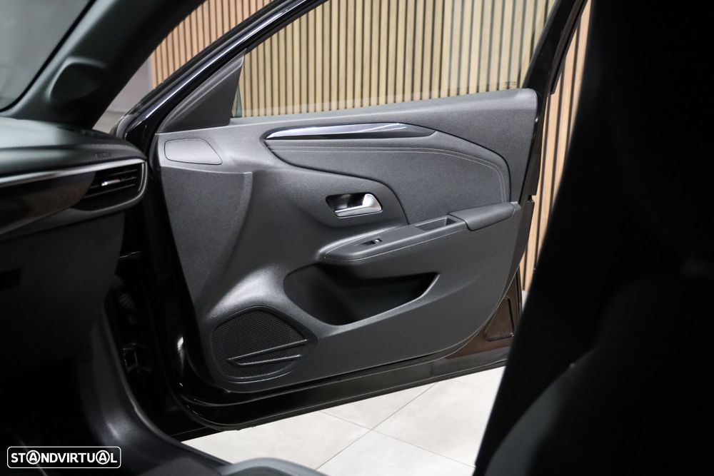 Opel Corsa 1.2 T GS - 18