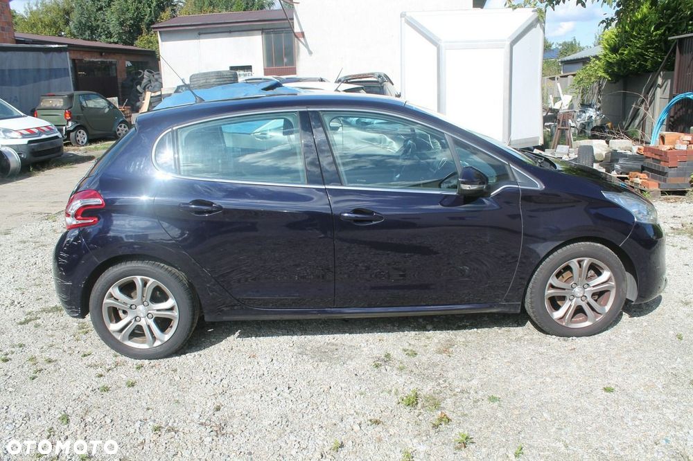 Peugeot 208 - 4