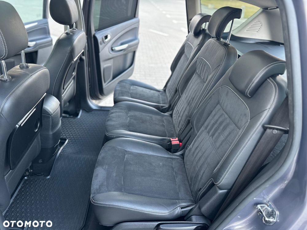 Ford S-Max 2.0 TDCi DPF Titanium - 34