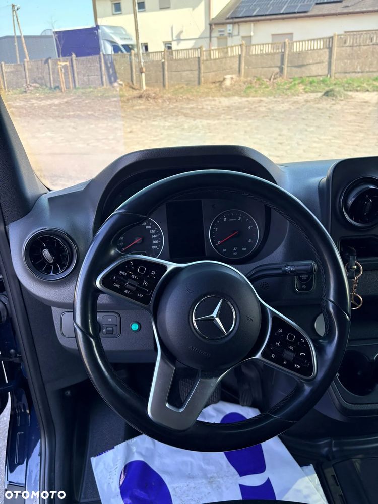 Mercedes-Benz Sprinter - 12