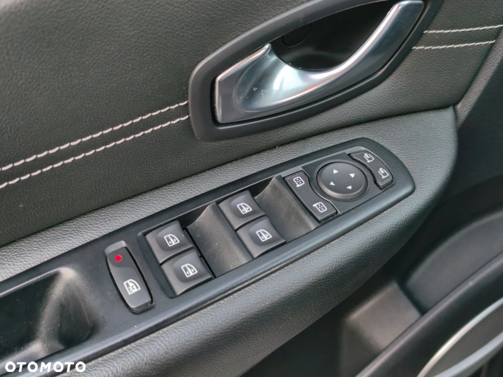 Renault Scenic dCi 110 Xmod Paris - 32
