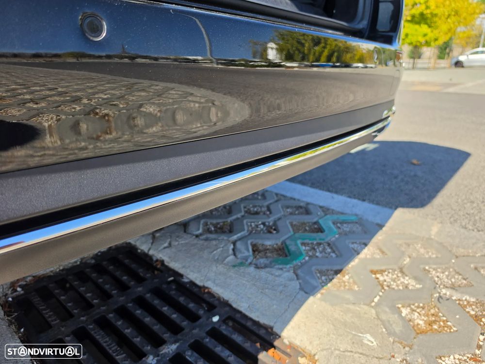 Mercedes-Benz E 300 e Avantgarde - 18