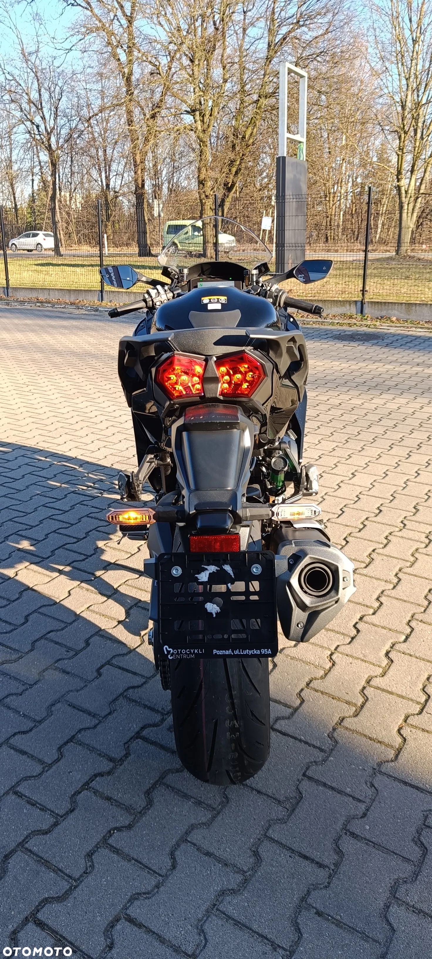 Kawasaki H2 - 8