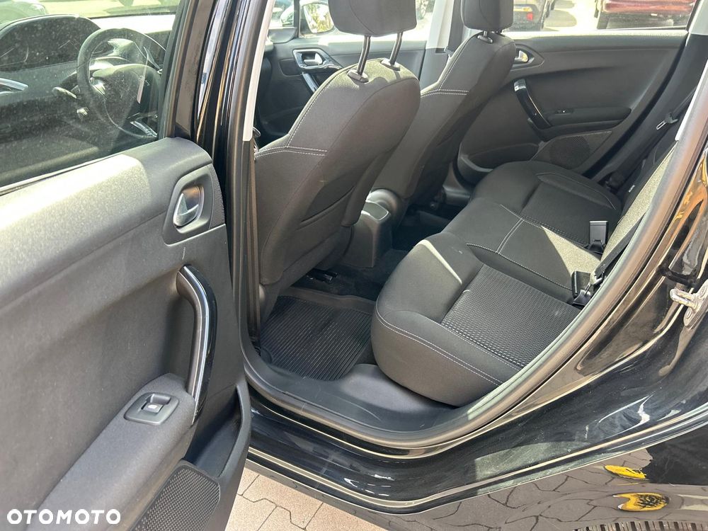 Peugeot 208 1.5 BlueHDi Allure Pack S&S - 20