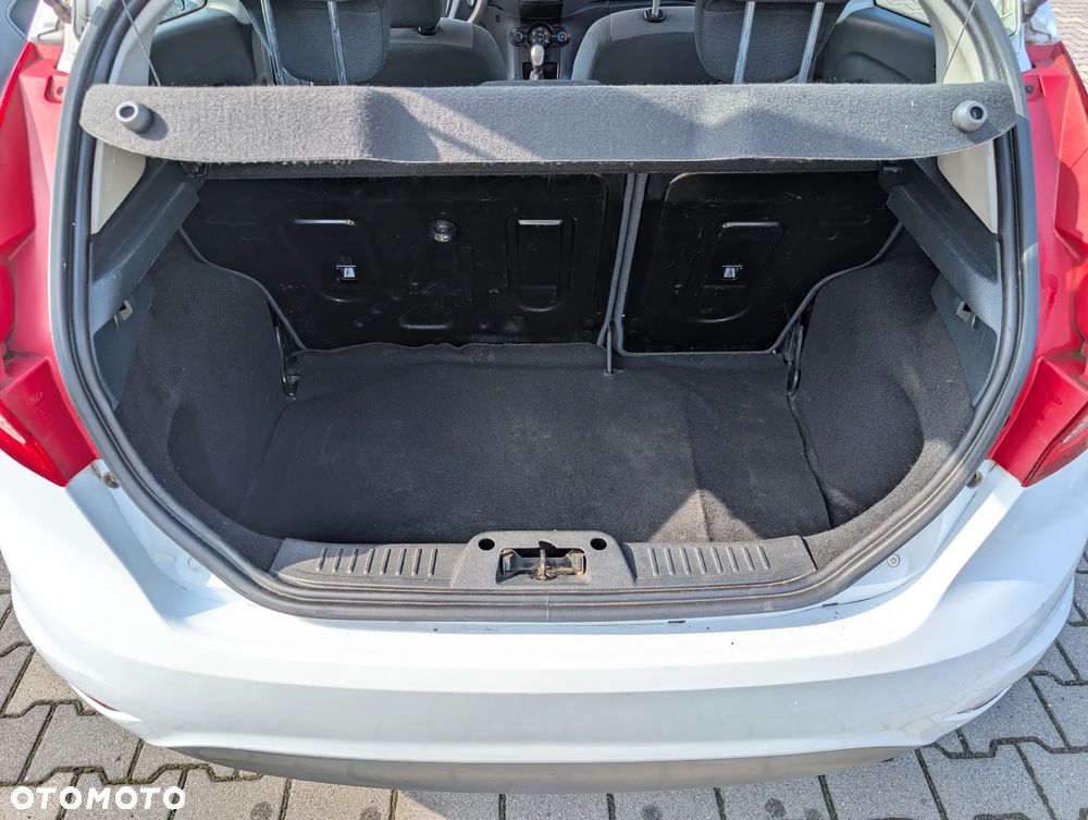 Ford Fiesta 1.4 TDCi Ambiente - 26