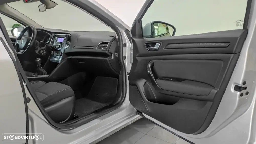 Renault Mégane 1.5 Blue dCi Zen - 21