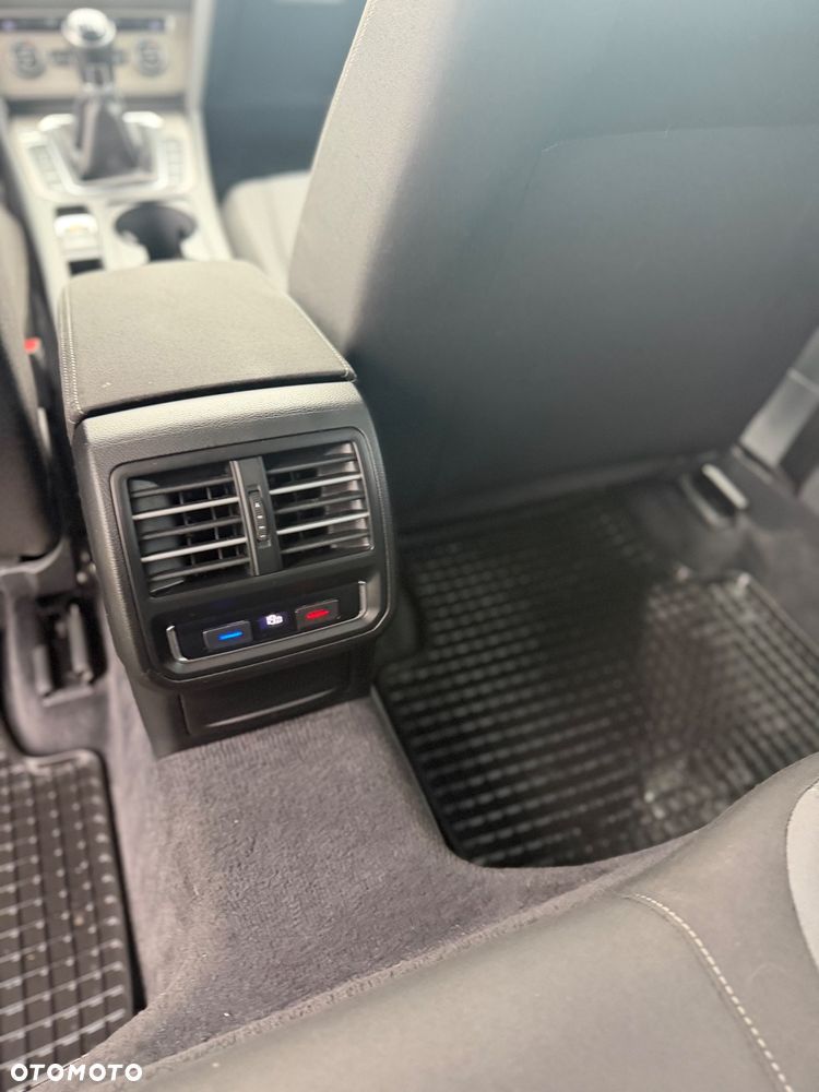 Volkswagen Passat 1.4 TSI BMT City - 11