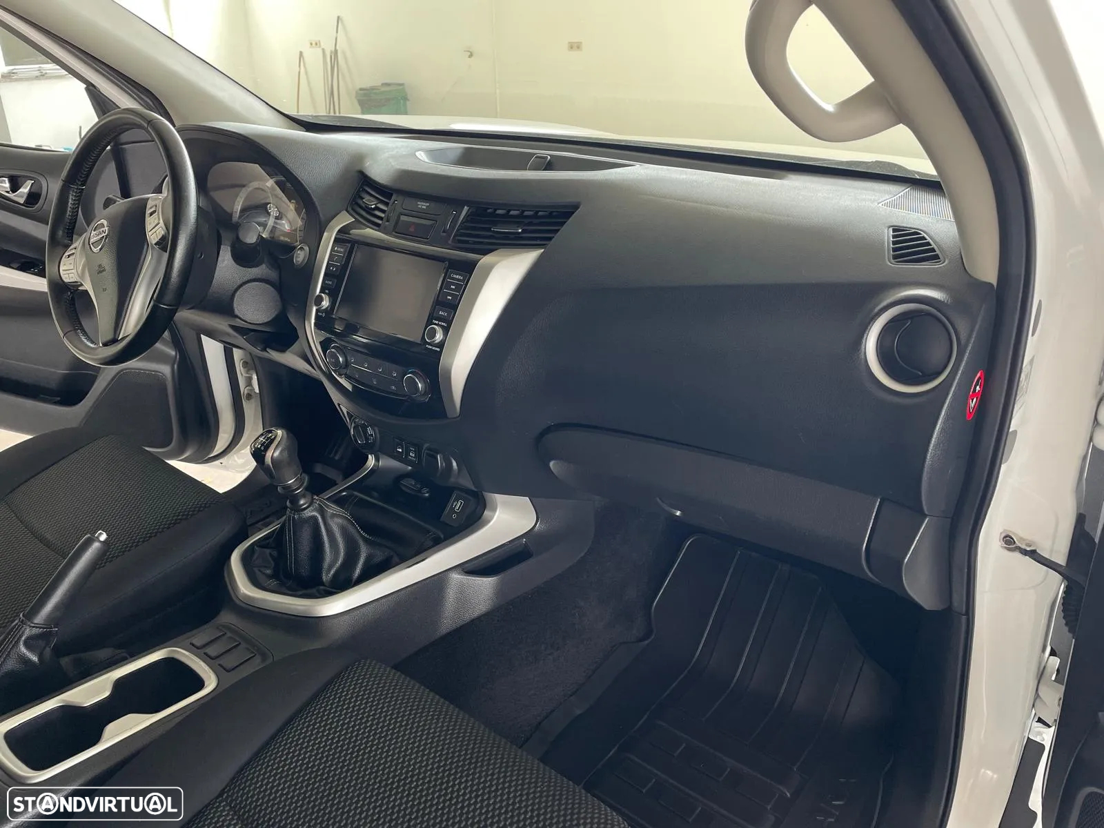 Nissan Navara 2.3 dCi CD 4WD Visia - 28