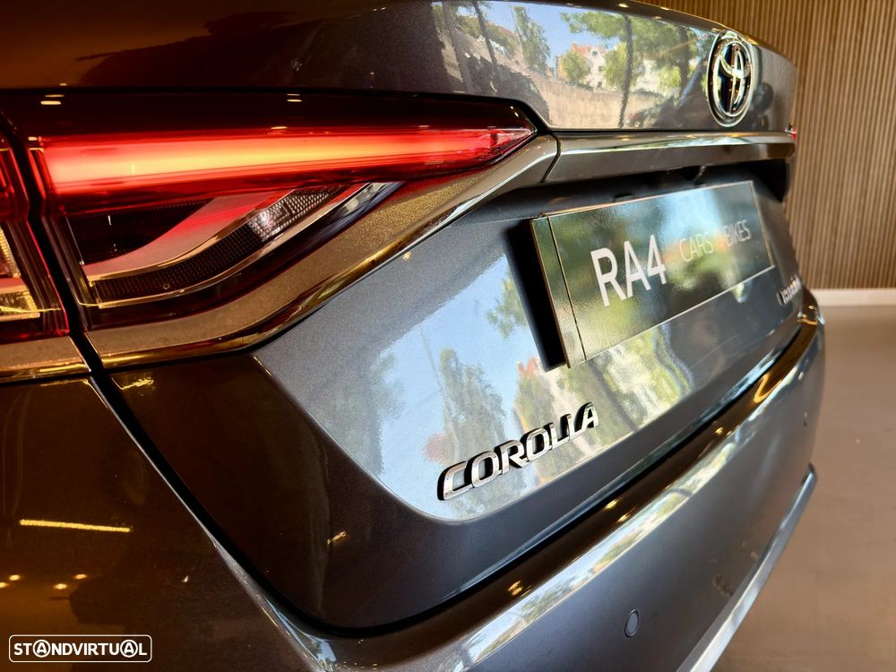 Toyota Corolla SD 1.8 Hybrid Luxury - 25