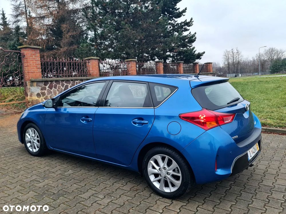 Toyota Auris 2.0 D-4D Executive - 12