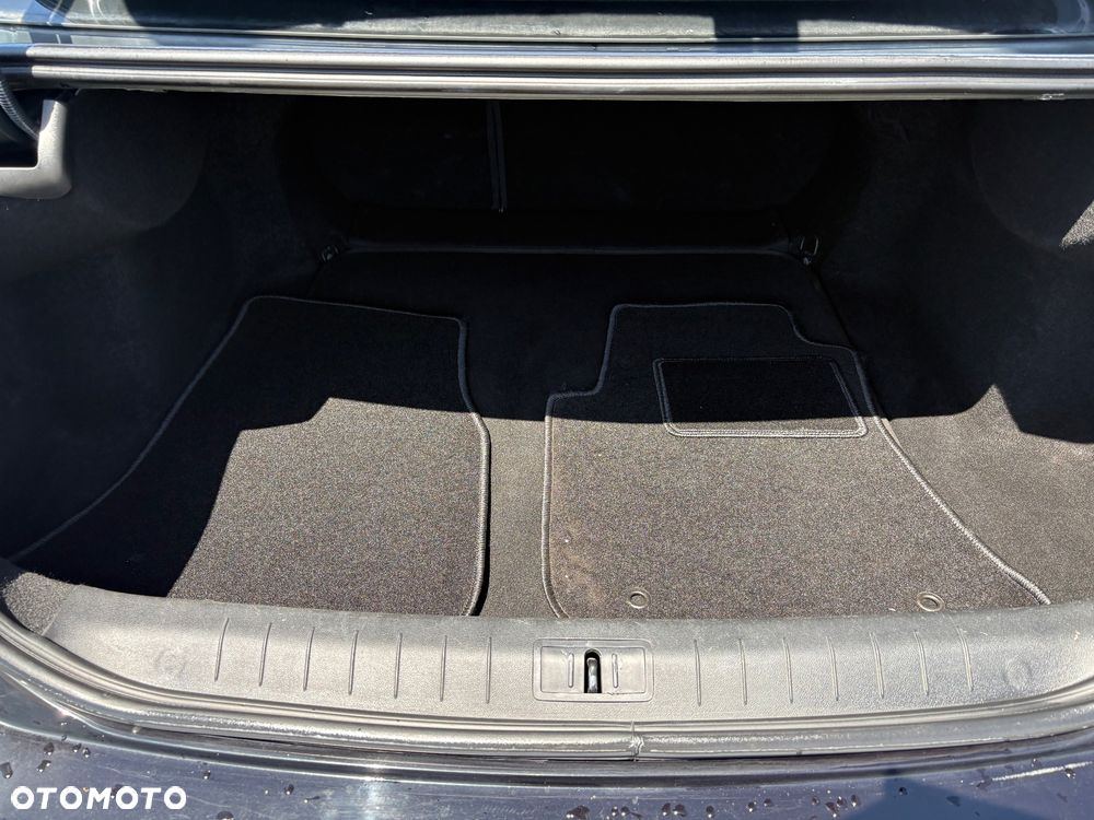 Renault Latitude 2.0 dCi Privilege - 24