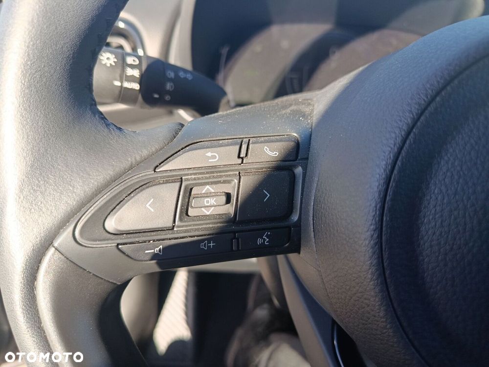 Toyota Yaris Hybrid 1.5 Style - 24
